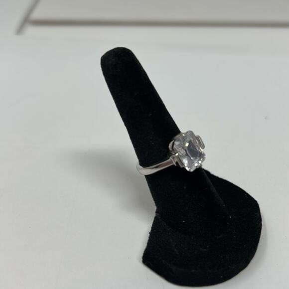 925 Sterling Silver Solitaire Cubic Zirconia Stone Ring Size 5 - Picture 3 of 12